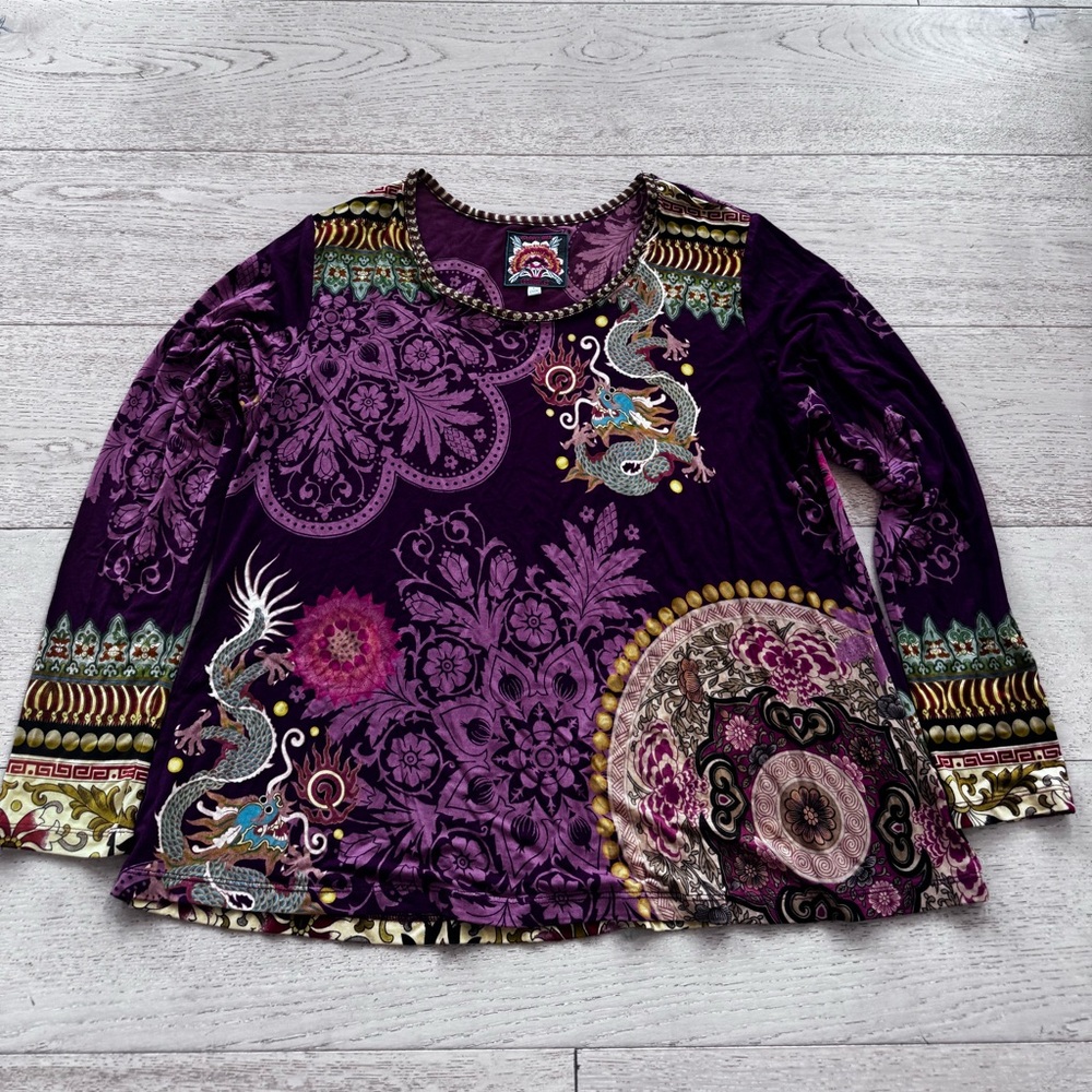 JOHNNY WAS Dragon Print Long Sleeve Tee Womens Burgundy Swing Bamboo Boho L - Picture 3 of 8
